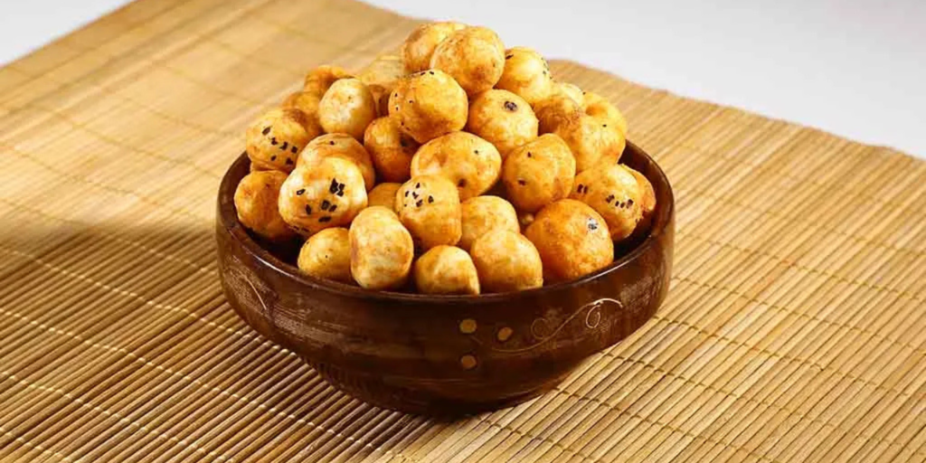 Indian winter Snacks and its health benefits 5 Roasted makhana